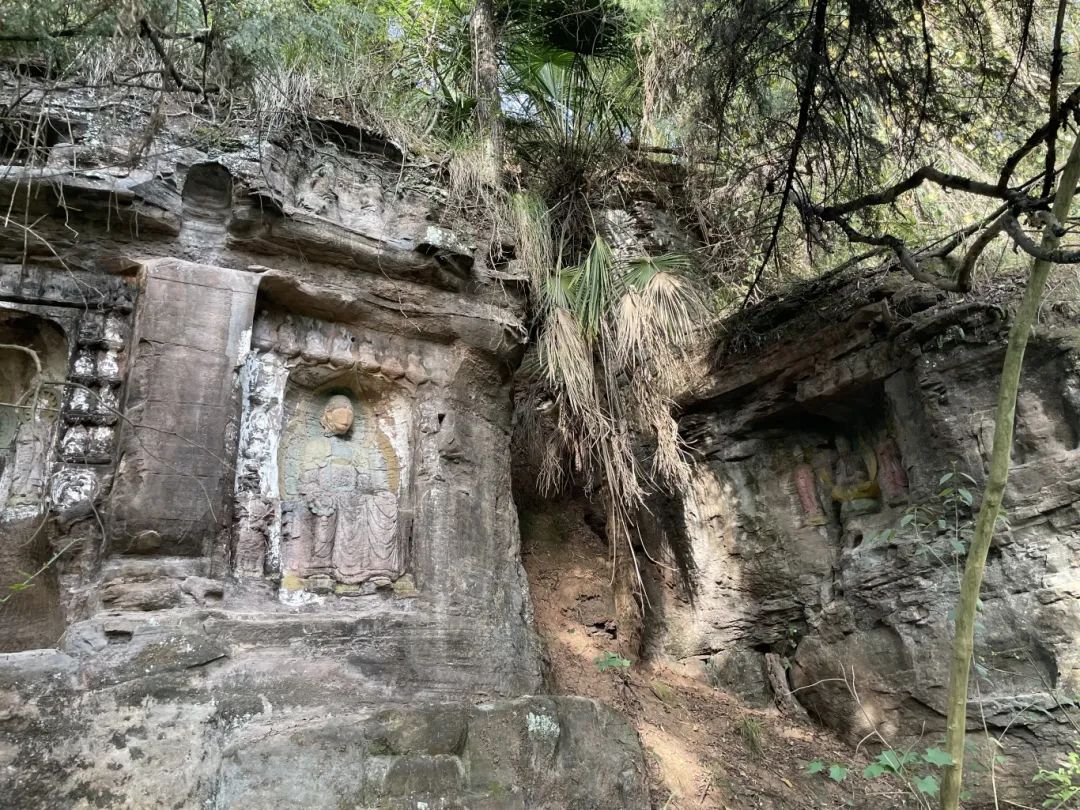 新发现的中晚唐时期的唐家沟摩崖造像.jpg
