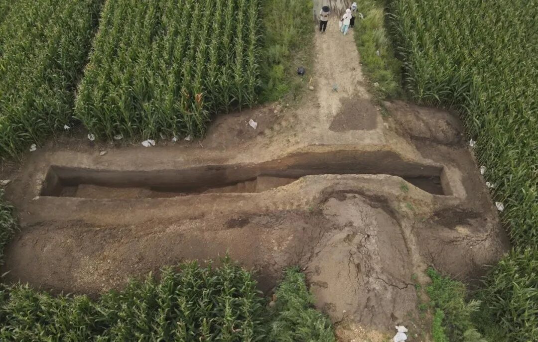 图三  西城墙解剖沟（南—北）.jpg