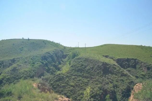 图一 堑山垭口.jpg 图一 堑山垭口.jpg