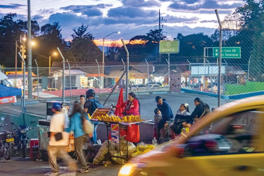 1蒙特拉塞山下的烤玉米摊dscf3431 .jpg