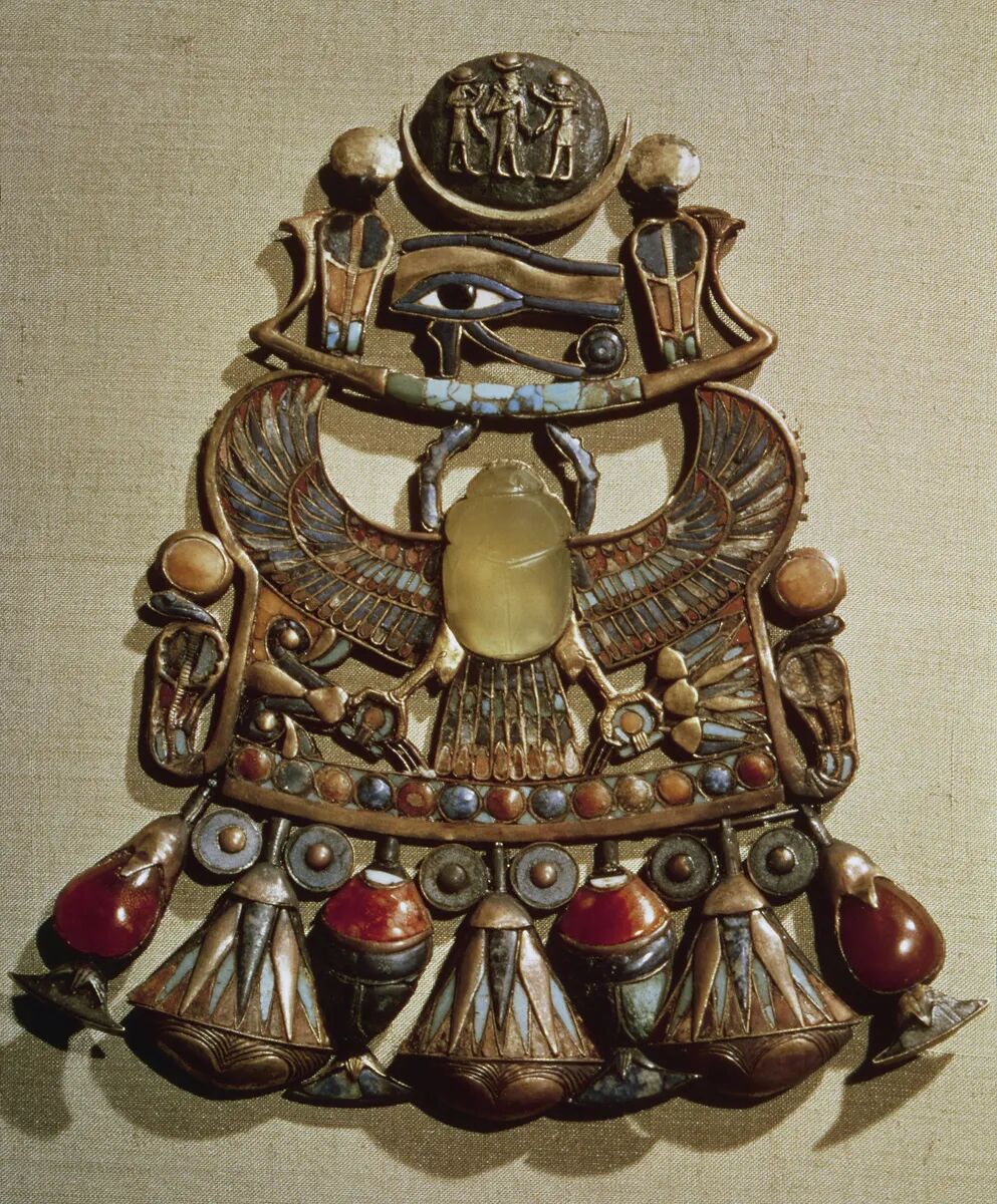 档案10 图坦卡蒙的圣甲虫翼形胸饰 VCG31N2181035663.jpg