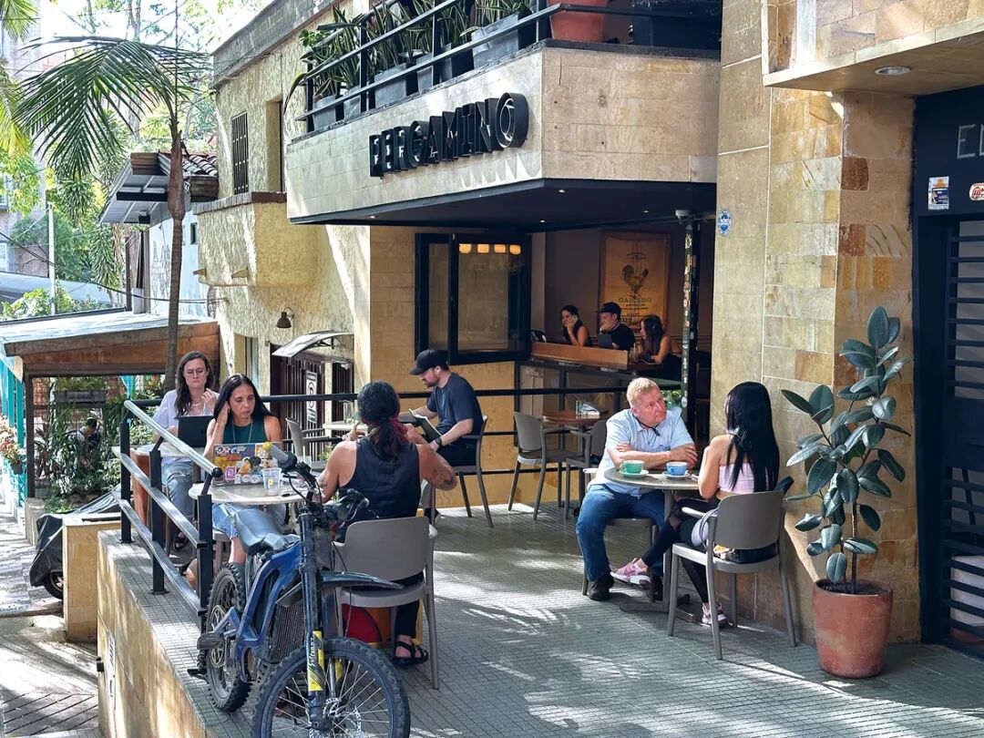 亲历21 咖啡馆数字游民.jpg