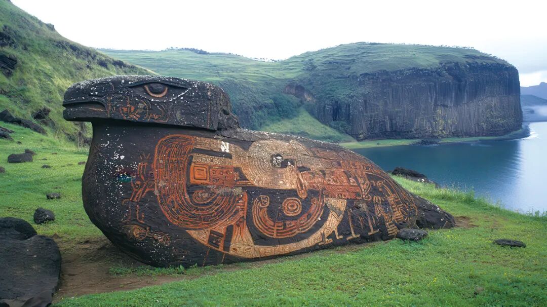 6鸟人信仰石雕-复活节岛petroglyph-birdman-tangata-manu-easter-island-chile-ancient-near-orongo-ceremonial-village-cliffs-rano-kau-volcano-372767376.jpg