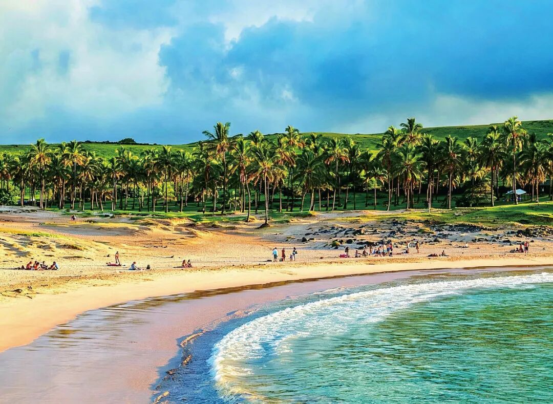5Anakena海滩-复活节岛【可删】71175456-Anakena-Beach-Easter-Island-Chile-South-America.jpg